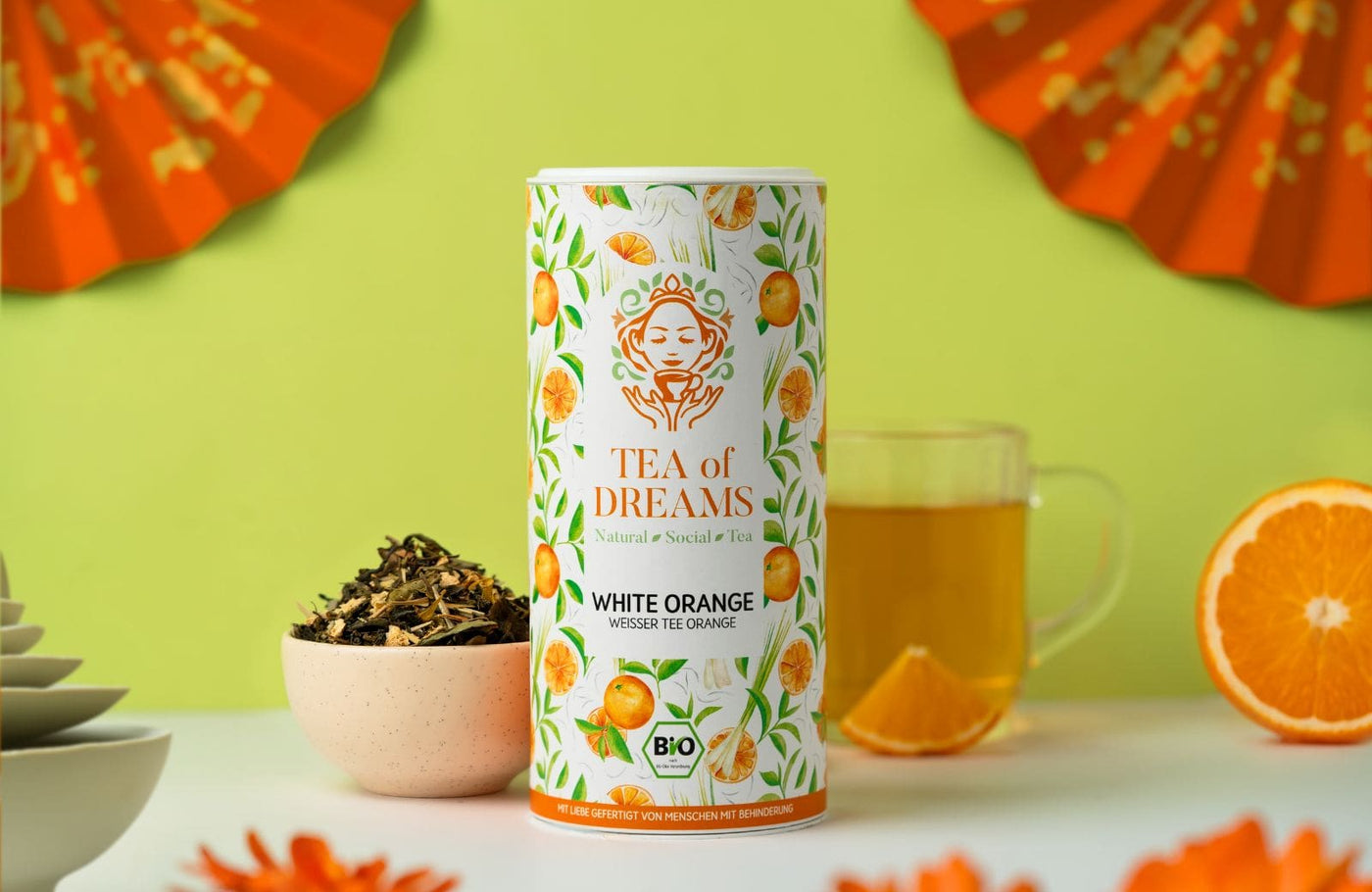 Weisser Tee von Menschen mit Behinderung