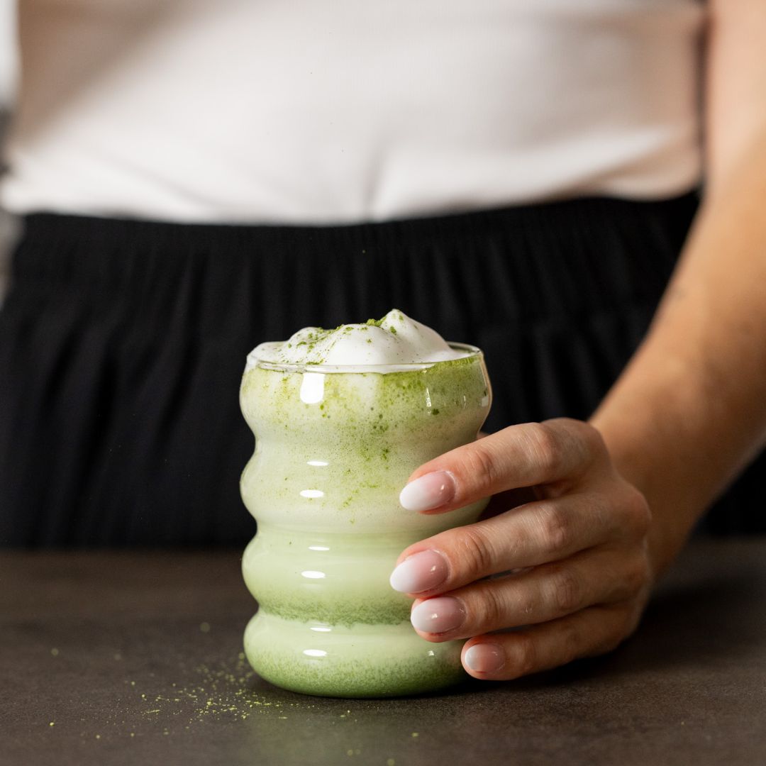 Matcha Latte: Rezept & Zubereitung für das cremig-grüne Getränk